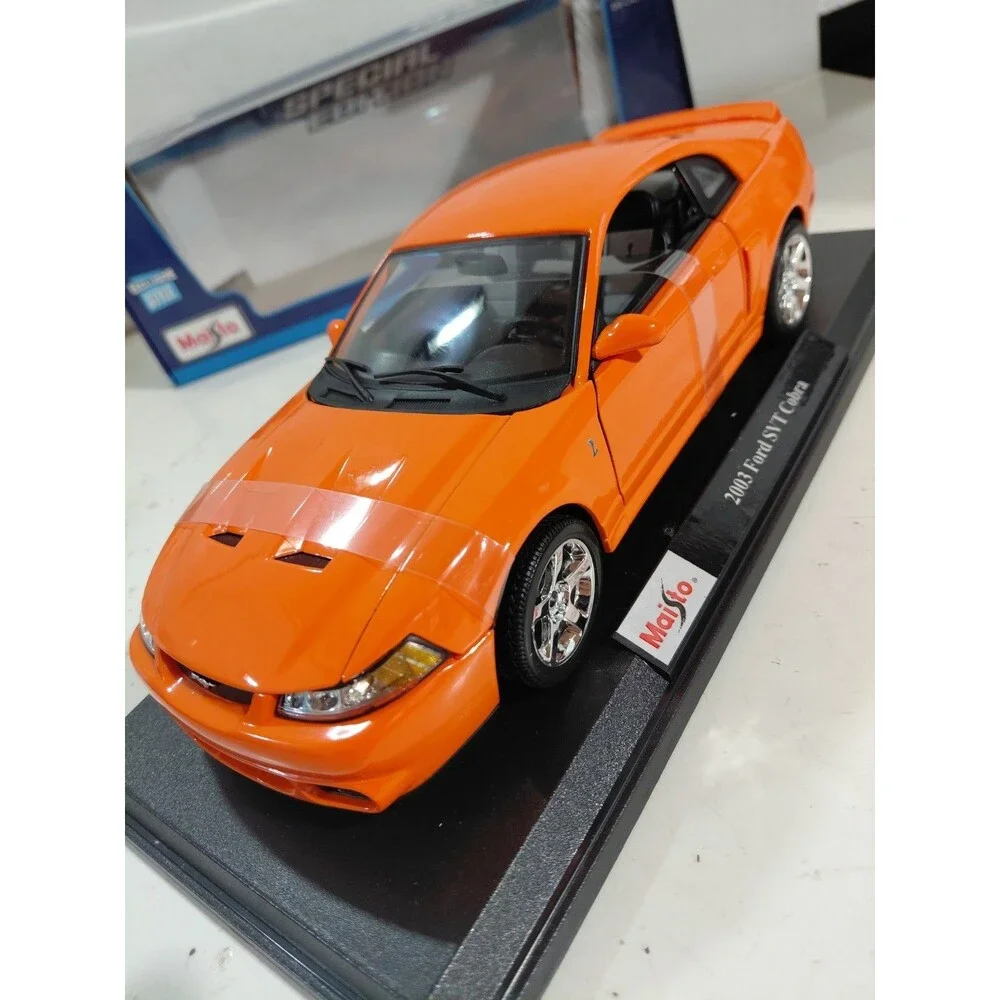 Maisto 31647 Special Edition 1:18 Diecast 2003 Ford Mustang SVT Cobra w/box